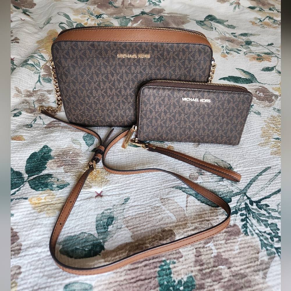 Michael Kors Purse set